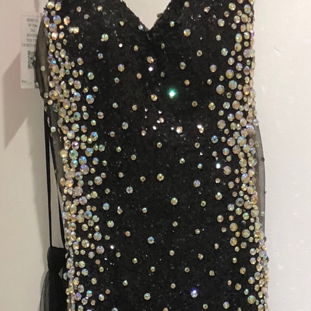 Dress - Picture 6 of 8